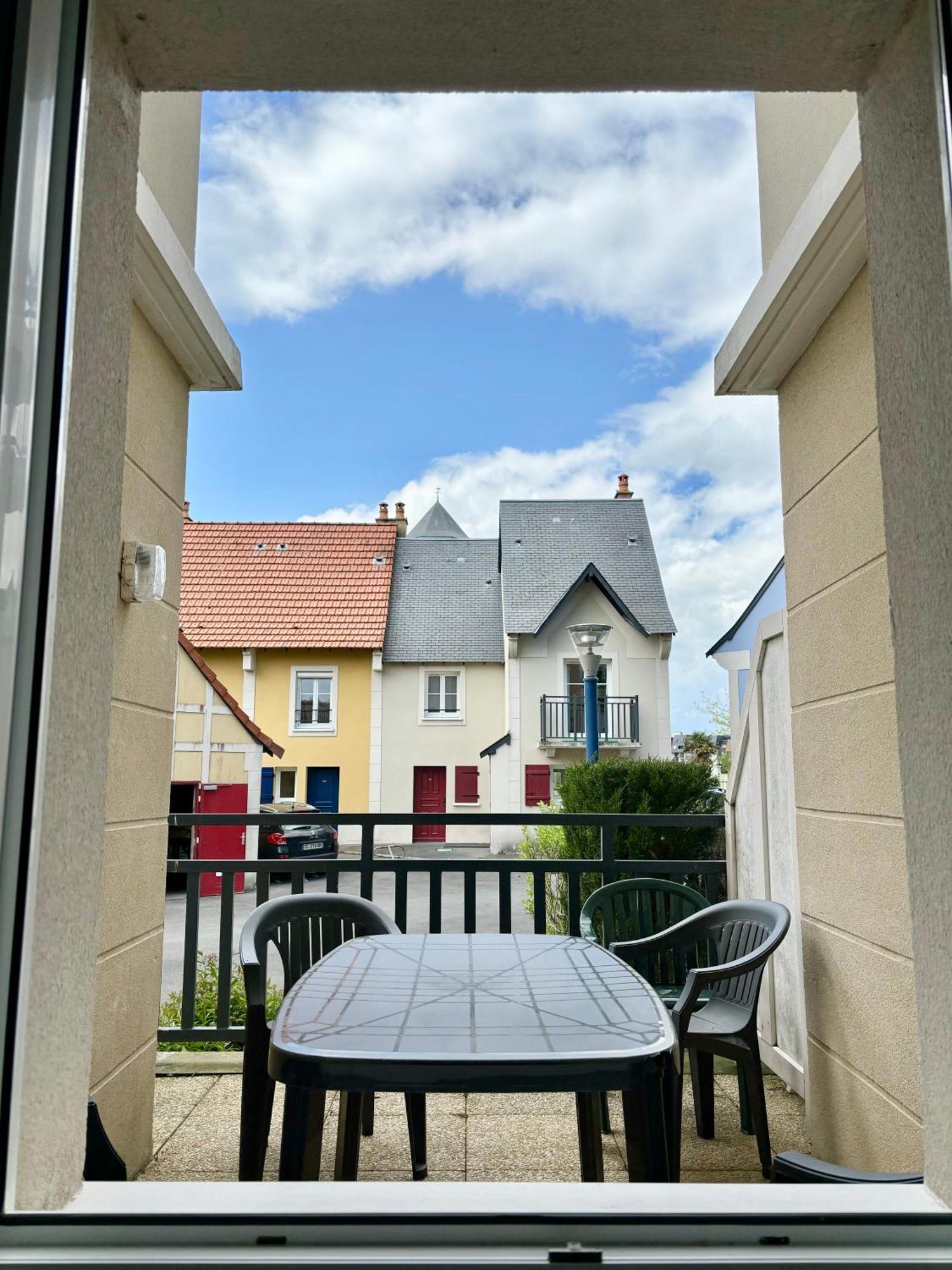 Port-Guillaume, résidence de vacances avec mer&piscine Dives-sur-Mer Exterior foto