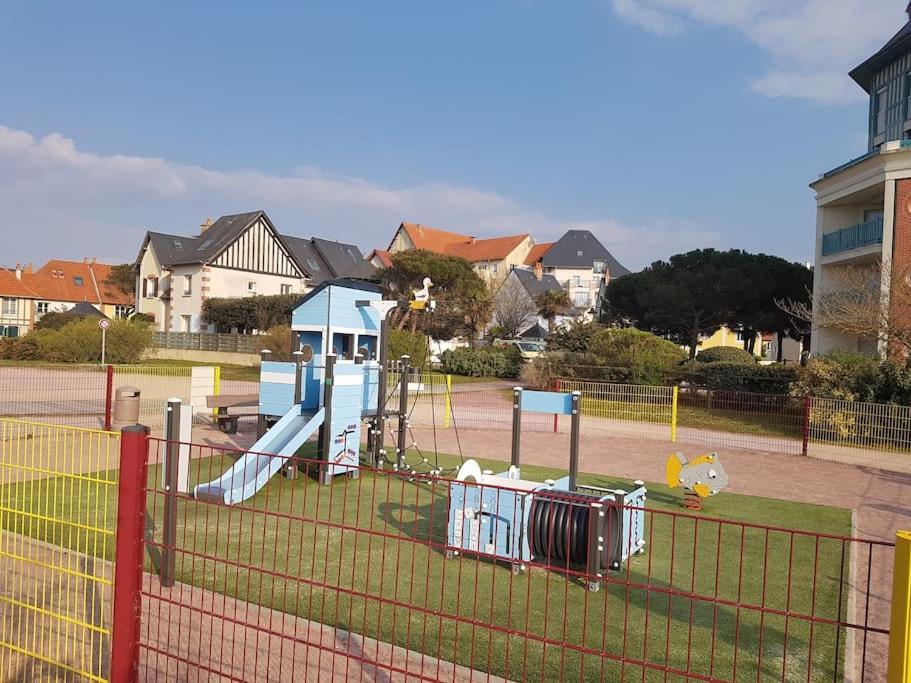 Port-Guillaume, résidence de vacances avec mer&piscine Dives-sur-Mer Exterior foto